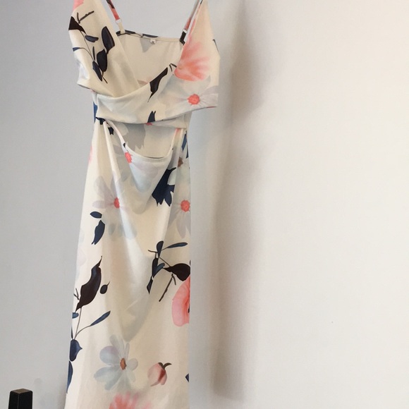 Dress - Picture 3 of 3